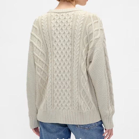 100% Cotton Oversized Cable-Knit Sweater - Picture 2 of 3